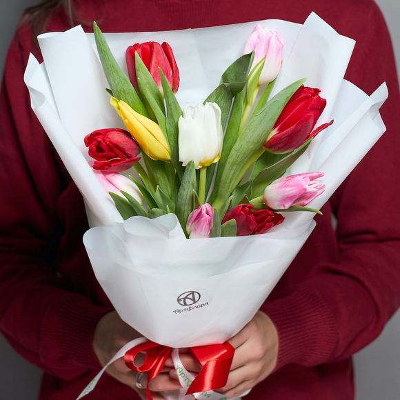 11 тюльпанов микс в корейской упаковке