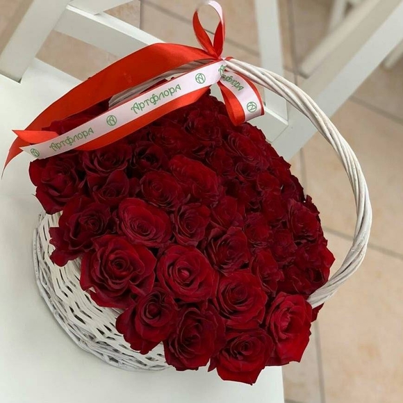 51 красная роза (Россия) в корзине