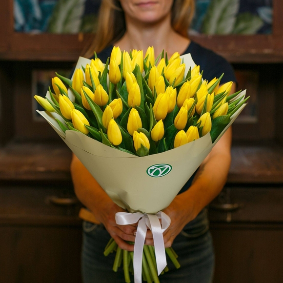 Букет из 51 желтого тюльпана