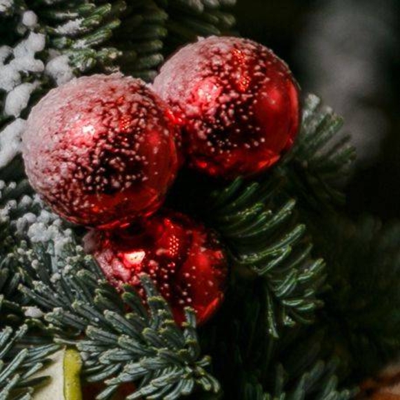 Новогоднее украшение "Шарик стеклянный красный"