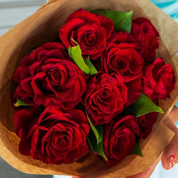 Букет-комплимент из алых роз
