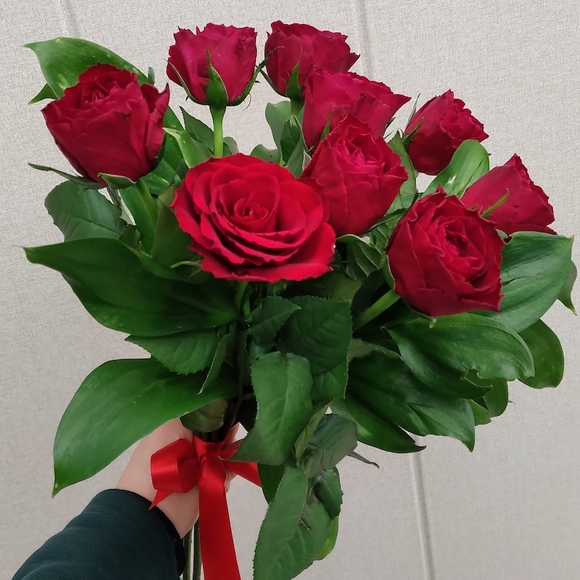 Алый букет-комплимент
