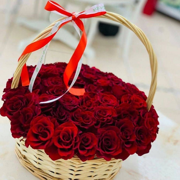 51 красная роза (Россия) в корзине
