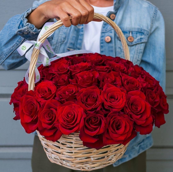 51 красная роза (Россия) в корзине