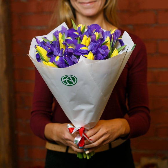 Букет из желтых тюльпанов с ирисами - S