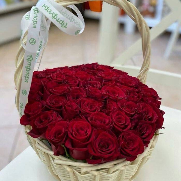 51 красная роза (Россия) в корзине