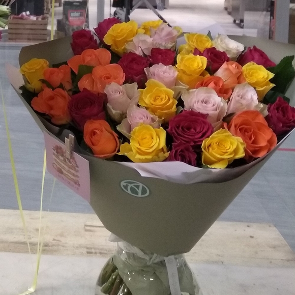 35 роз микс 50 см (Кения)