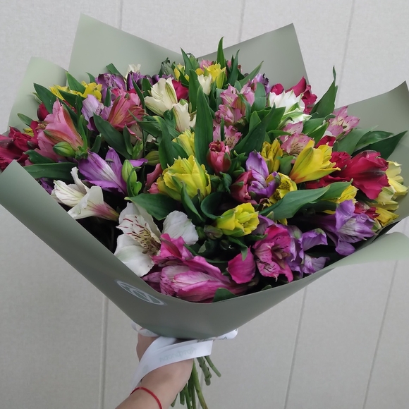 Букет из 25 альстромерий микс