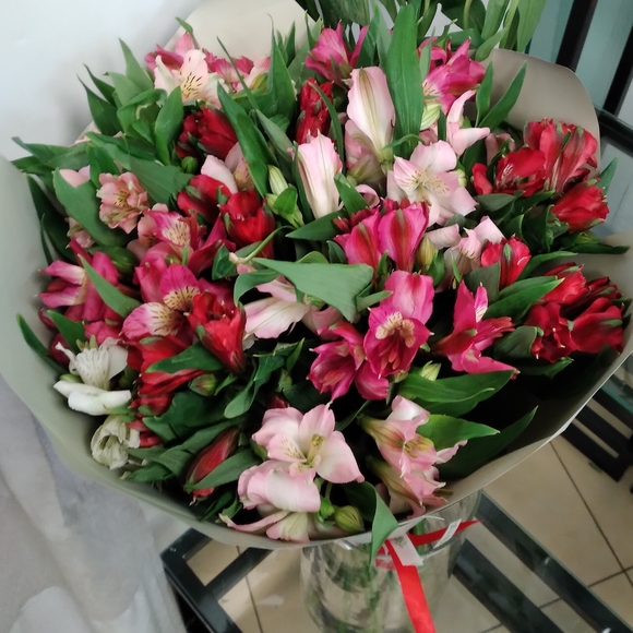 Букет из 25 альстромерий микс