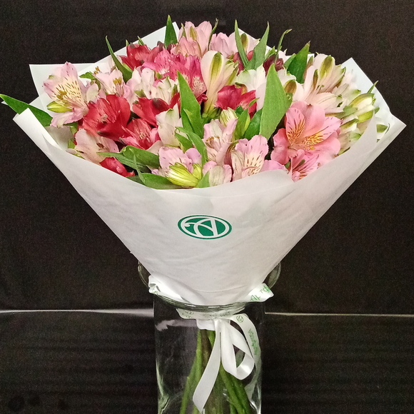 Букет из 15 Альстромерий микс