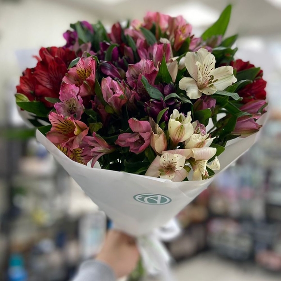 Букет из 15 Альстромерий микс