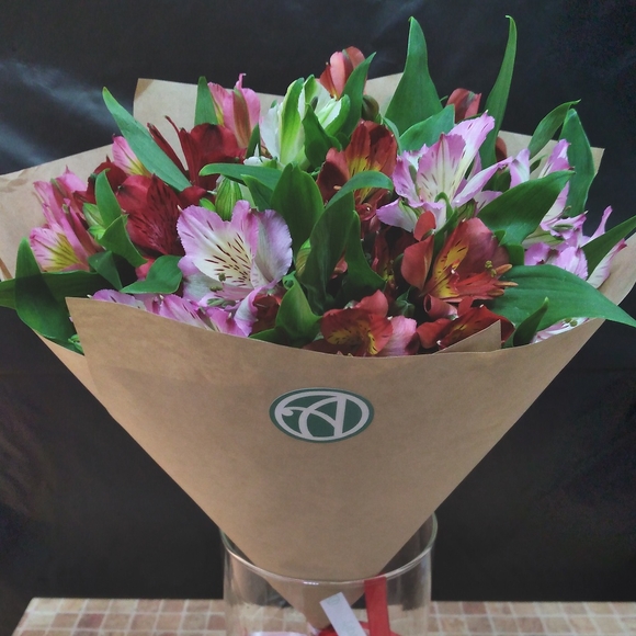 Букет из 9 альстромерий микс