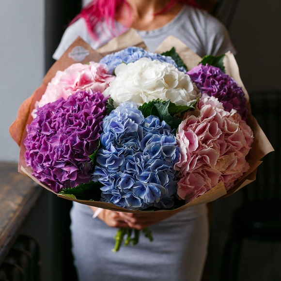 Букет из 7 гортензий микс