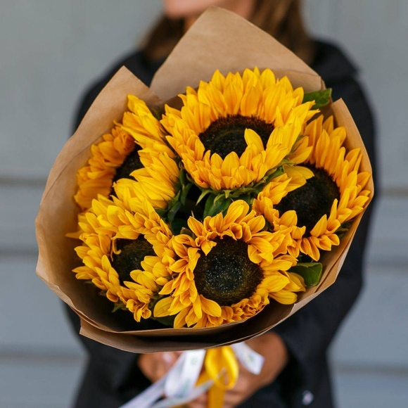 Букет из 5 подсолнухов