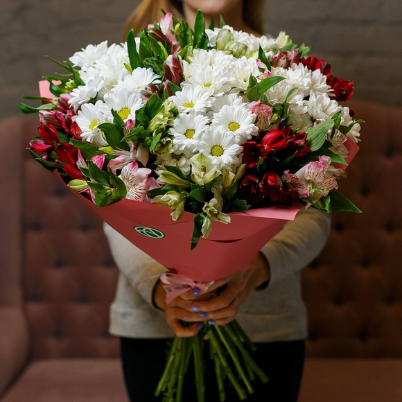 Букет из хризантемы кустовой и альстромерии- L