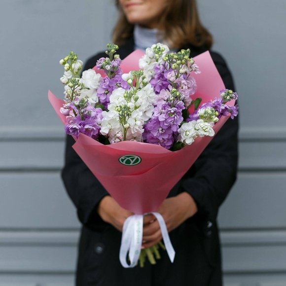 Букет из 15 маттиол микс