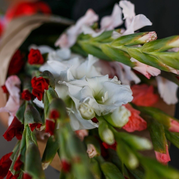 Букет из 11 гладиолусов микс (Голландия)