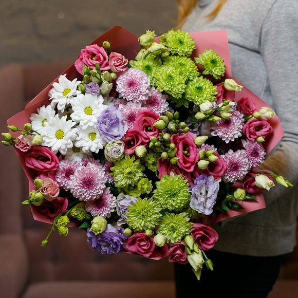 Букет из хризантемы кустовой микс и лизиантуса - L