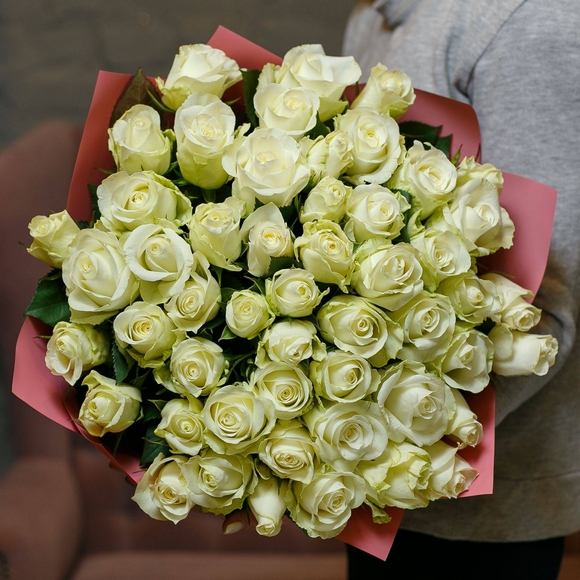 Букет из 51 белой розы Кения (35 см)