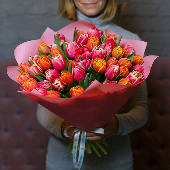 Букет из 51 пионовидного тюльпана
