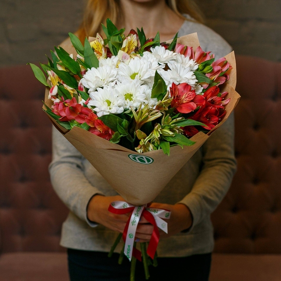 Букет из хризантемы кустовой и альстромерии- S