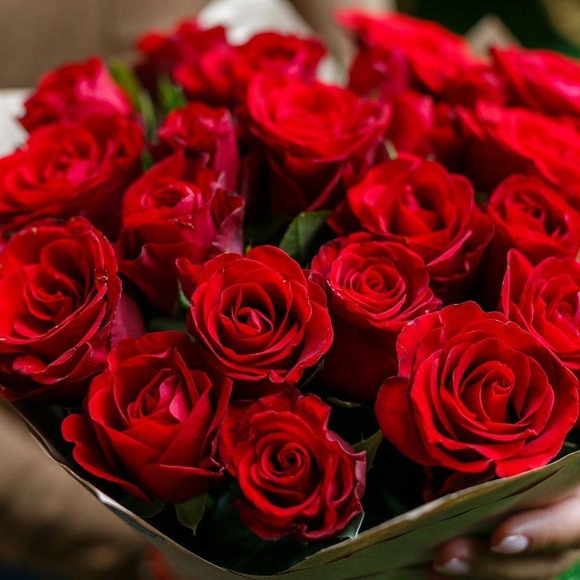 Букет из 25 красных роз Кения (35 см)