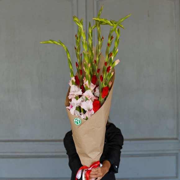 Букет из 7 гладиолусов микс (Голландия)