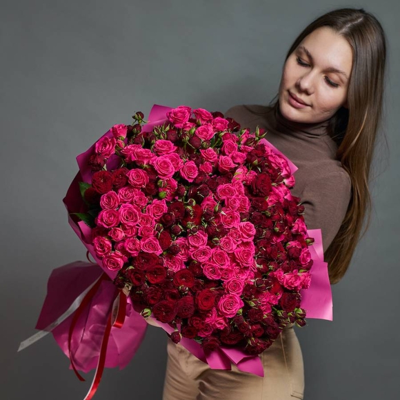 Букет из 51 кустовой розы микс 50 см (Россия)