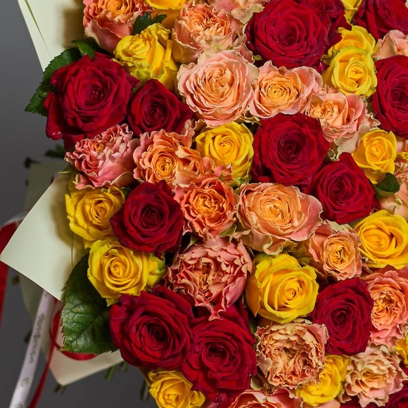 Букет из 101 розы яркий микс 45 см (Россия)