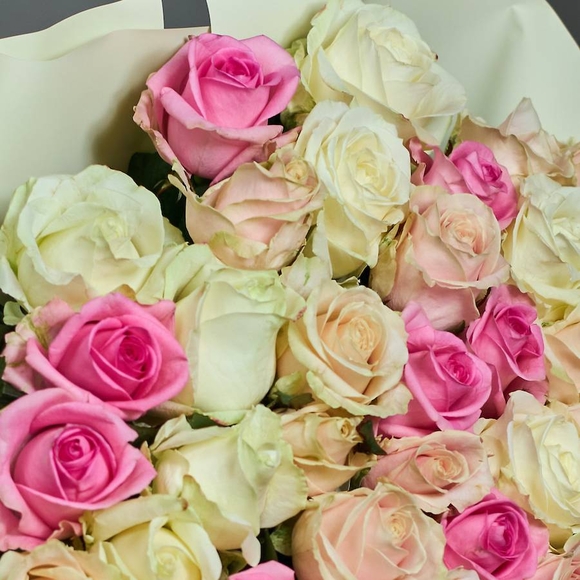 Букет из 51 розы нежный микс 70 см (Россия)