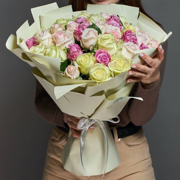 Букет из 35 роз нежный микс 45 см (Россия)