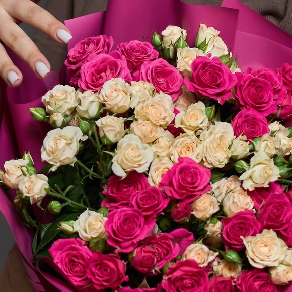 Букет из 15 кустовых роз микс 60 см (Россия)