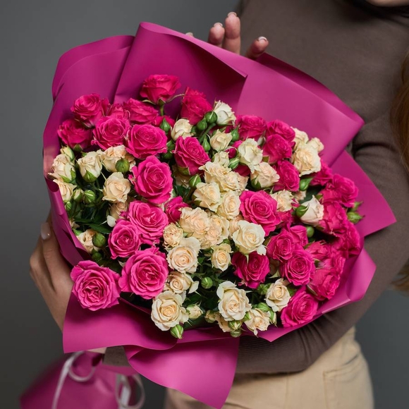 Букет из 15 кустовых роз микс 60 см (Россия)