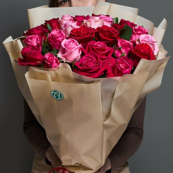 Букет из 25 роз яркий микс 70 см (Россия)