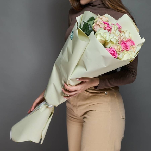 Букет из 15 роз нежный микс 70 см (Россия)