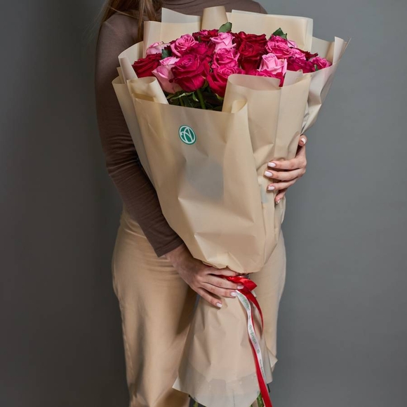 Букет из 35 роз яркий микс 70 см (Россия)