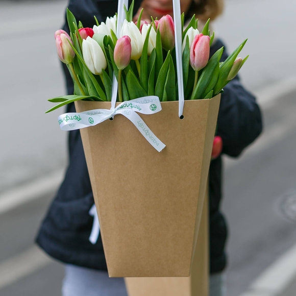 Цветочная сумочка с тюльпанами нежный микс - М