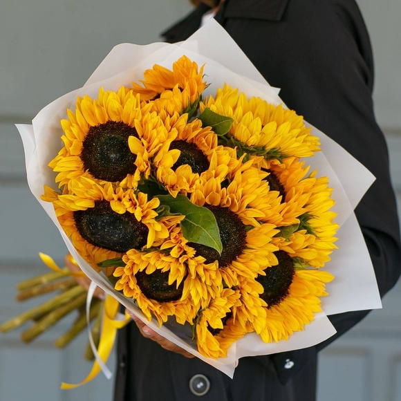 Букет из 11 подсолнухов