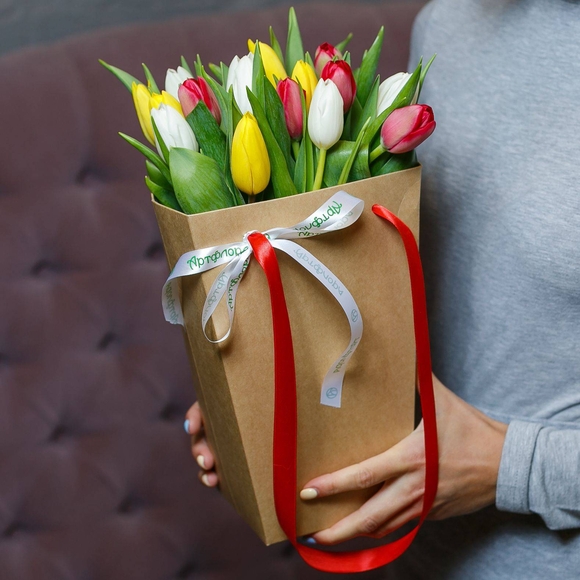 Цветочная сумочка с тюльпанами яркий микс - S