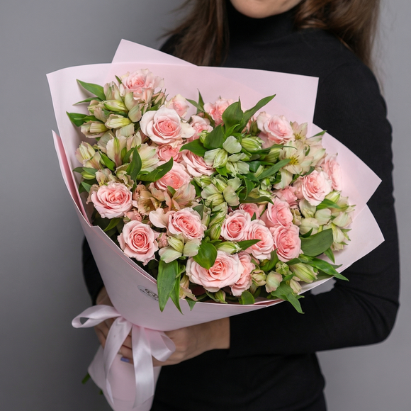 Букет из кустовых роз и альстромерии - L в фоамиране