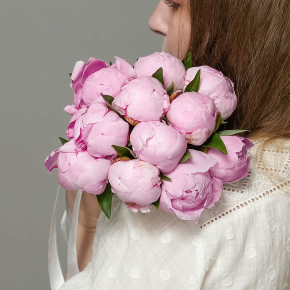 Букет невесты из розовых пионов