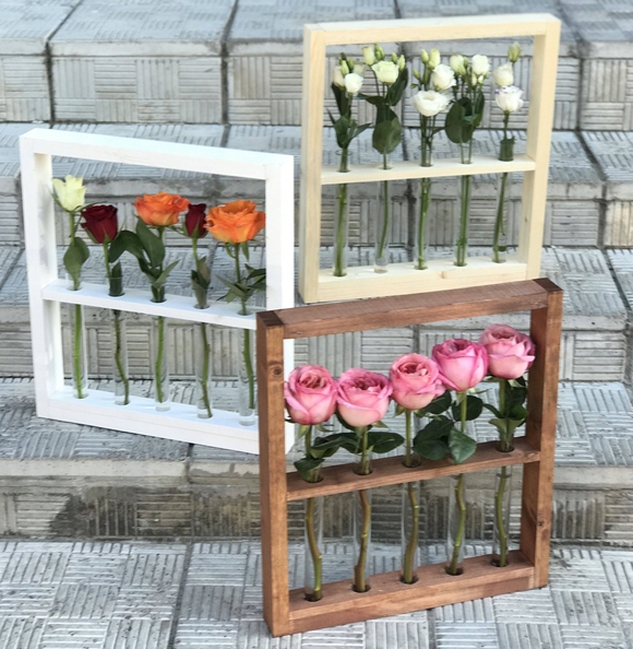 Рамка с живыми цветами коричневая