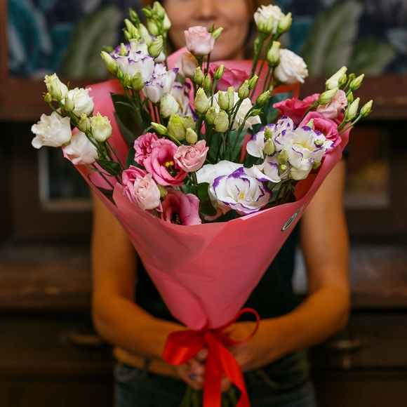 Букет из 9 лизиантусов микс