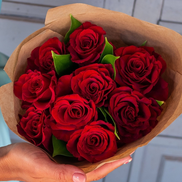 Букет-комплимент из алых роз