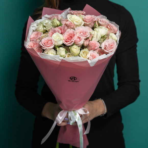 Букет из 11 кустовых роз нежный микс