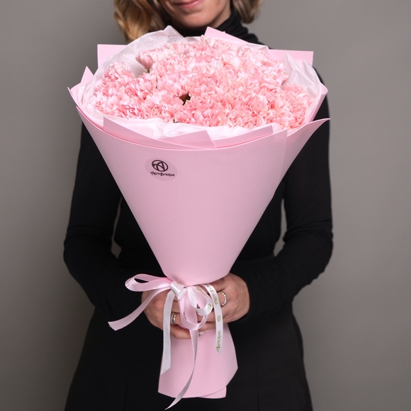 Букет из 25 розовых гвоздик (диантусов) в фоамиране