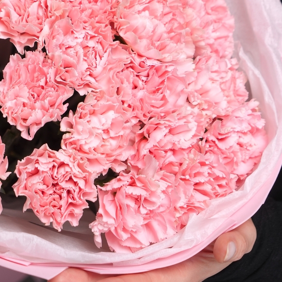 Букет из 25 розовых гвоздик (диантусов) в фоамиране