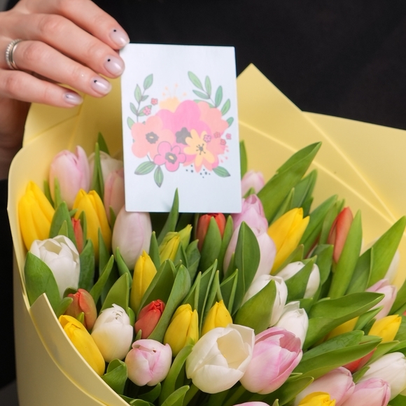 Набор размер XL с букетом 51 тюльпан яркий микс в фоамиране