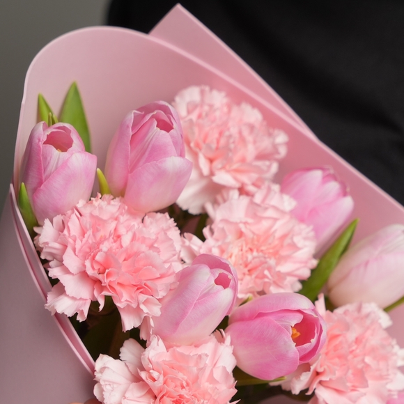 Букет из розовых тюльпанов и диантусов - S в фоамиране