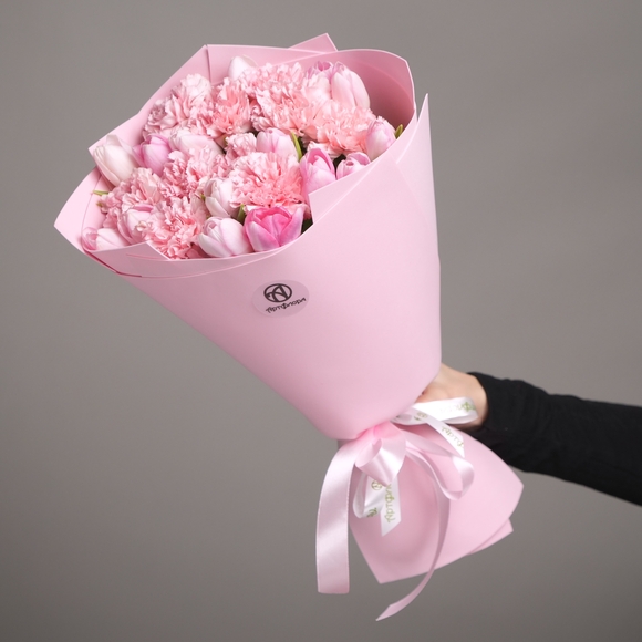 Букет из розовых тюльпанов и диантусов - L в фоамиране